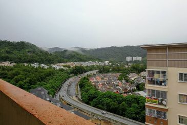 Residensi Bistaria, Ukay Bistari