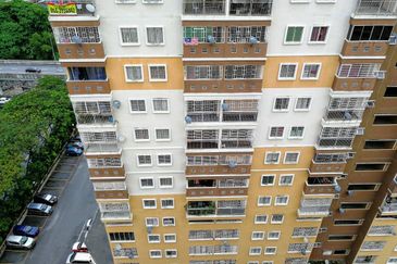 Residensi Bistaria, Ukay Bistari