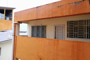 Residensi Bistaria, Ukay Bistari