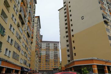 Residensi Bistaria, Ukay Bistari