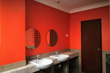 [FREEHOLD CORNER] Double Storey Terraced House @ Kota Kemuning - REDUCED PRICE !!!