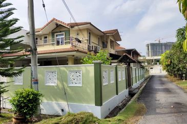 Taman Anggerik Villa