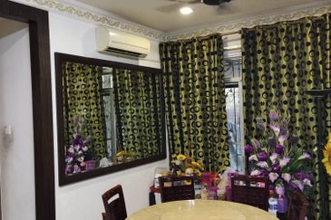 Taman Anggerik Villa