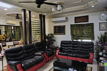 Taman Anggerik Villa