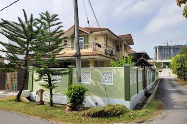 Taman Anggerik Villa