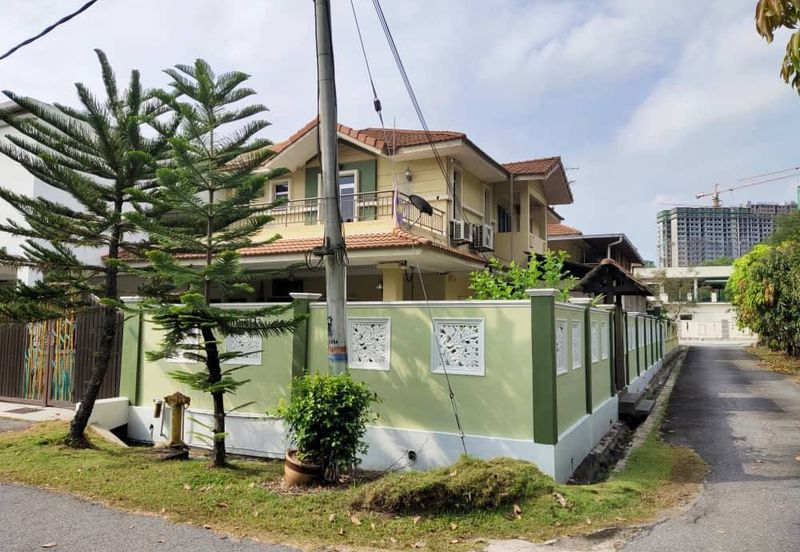 Taman Anggerik Villa