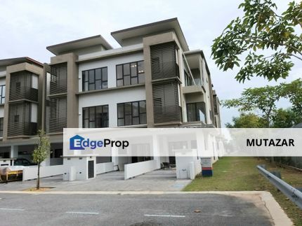 Fully Furnished 3-Storey Townhouse @ Puchong, Selangor, Puchong South