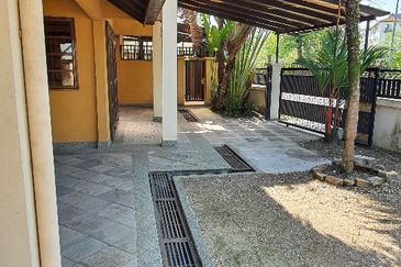 [FREEHOLD CORNER] Double Storey Terraced House @ Kota Kemuning - REDUCED PRICE !!!