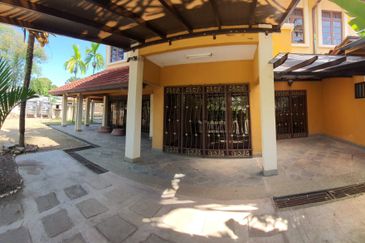 [FREEHOLD CORNER] Double Storey Terraced House @ Kota Kemuning - REDUCED PRICE !!!