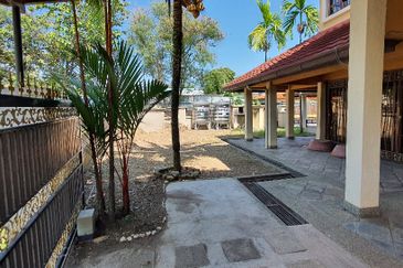 [FREEHOLD CORNER] Double Storey Terraced House @ Kota Kemuning - REDUCED PRICE !!!