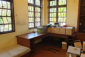 [FREEHOLD CORNER] Double Storey Terraced House @ Kota Kemuning - REDUCED PRICE !!!