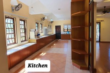 [FREEHOLD CORNER] Double Storey Terraced House @ Kota Kemuning - REDUCED PRICE !!!