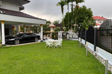 Taman Anggerik Villa