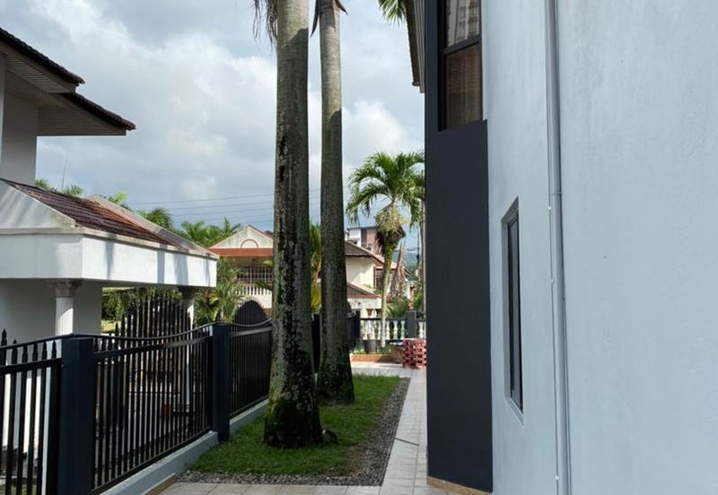 Taman Anggerik Villa