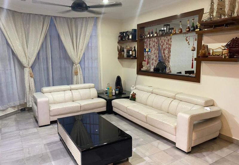 Taman Anggerik Villa