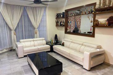 Taman Anggerik Villa