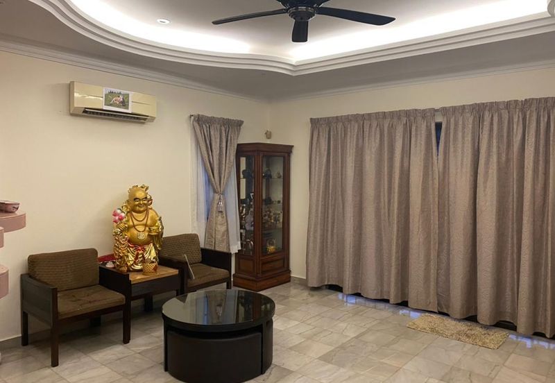 Taman Anggerik Villa