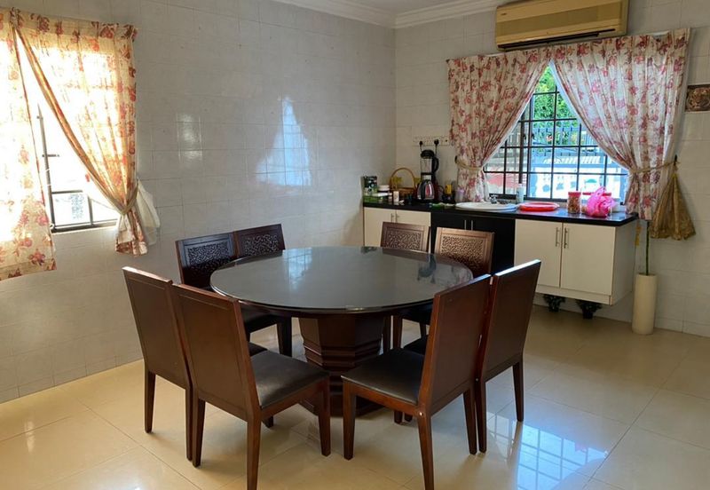 Taman Anggerik Villa