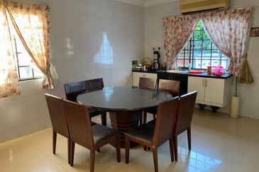 Taman Anggerik Villa