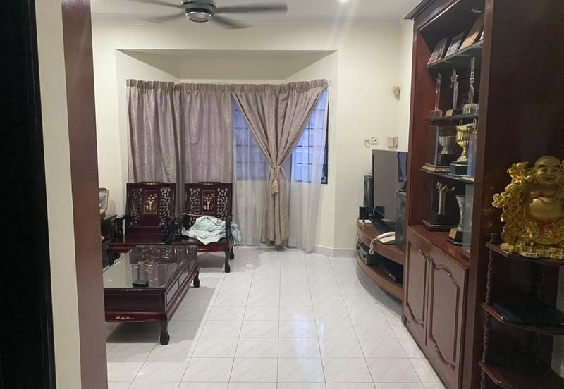 Taman Anggerik Villa