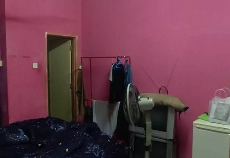 Rumah Teres Setingkat di Puncak Alam Fasa 1 - Good For Investment 