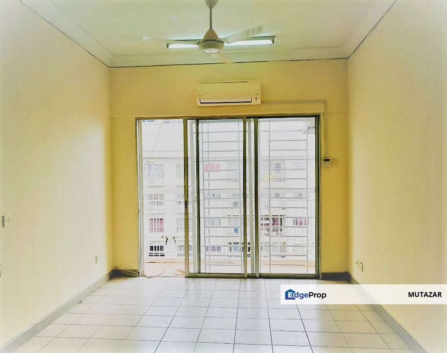 PRICE REDUCED !!! Corner Unit Pangsapuri Cahaya Permai @ Seri Kembangan, Selangor - PARTIALLY FURNISHED For Sale, Selangor, Seri Kembangan