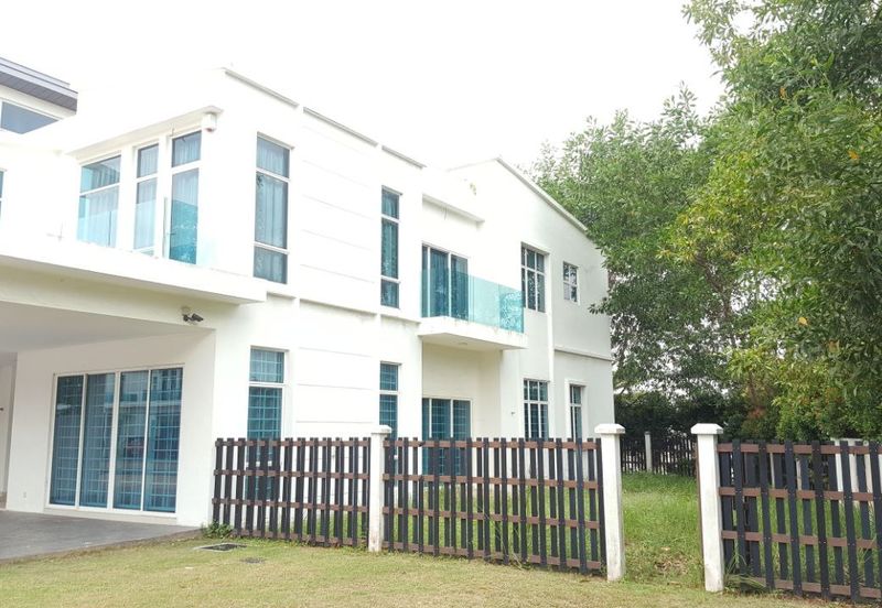 MYDiva, Perdana Lakeview East