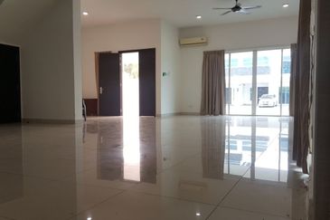 MYDiva, Perdana Lakeview East