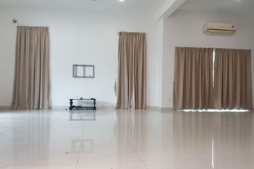 MYDiva, Perdana Lakeview East