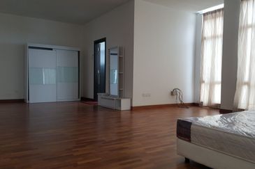 MYDiva, Perdana Lakeview East