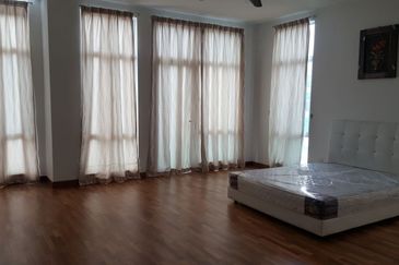 MYDiva, Perdana Lakeview East