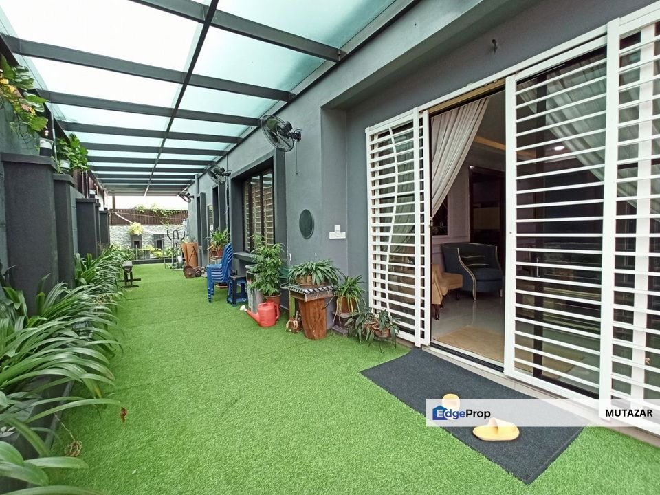 FREEHOLD RENOVATED, 2.5 Storey Semi-D @ Taman Puncak Saujana Seksyen 3, Kajang -  Facing Open, Selangor, Kajang