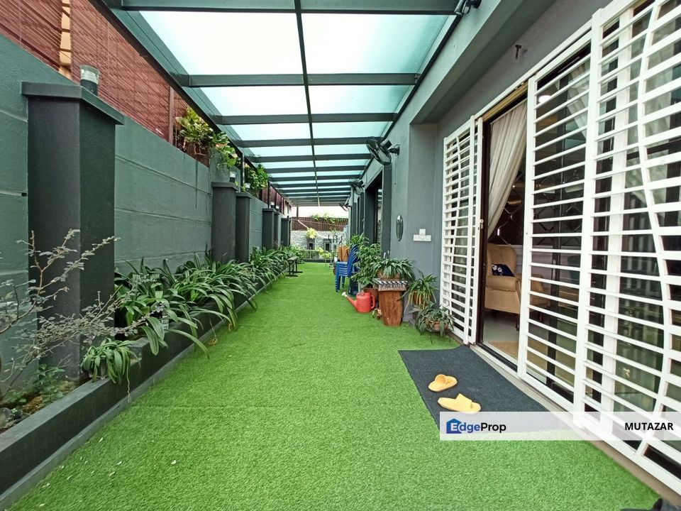 FREEHOLD RENOVATED, 2.5 Storey Semi-D @ Taman Puncak Saujana Seksyen 3, Kajang -  Facing Open, Selangor, Kajang