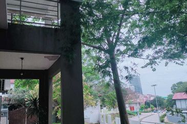 Seksyen 11, Kota Damansara