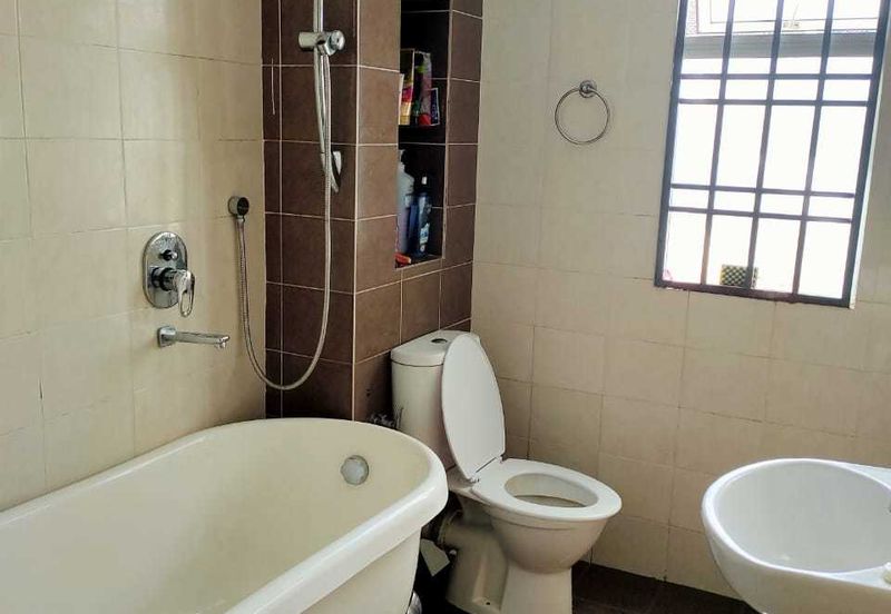 Seksyen 11, Kota Damansara