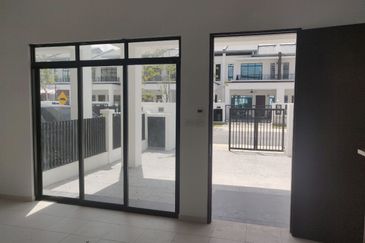 BRAND NEW, DOUBLE STOREY TERRACE HOUSE @ TAMAN MYRA ALAM, PUNCAK ALAM 