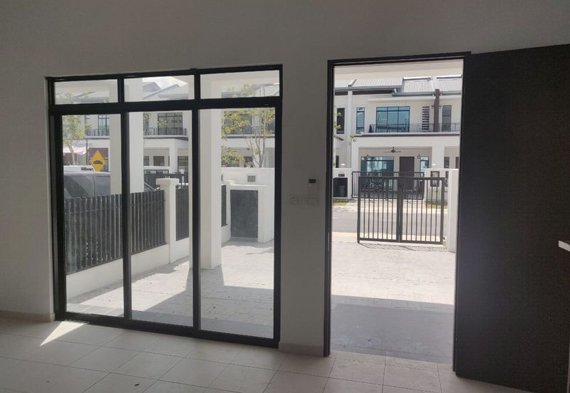 BRAND NEW, DOUBLE STOREY TERRACE HOUSE @ TAMAN MYRA ALAM, PUNCAK ALAM 