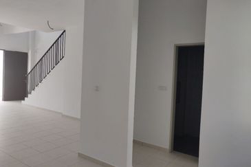 BRAND NEW, DOUBLE STOREY TERRACE HOUSE @ TAMAN MYRA ALAM, PUNCAK ALAM 