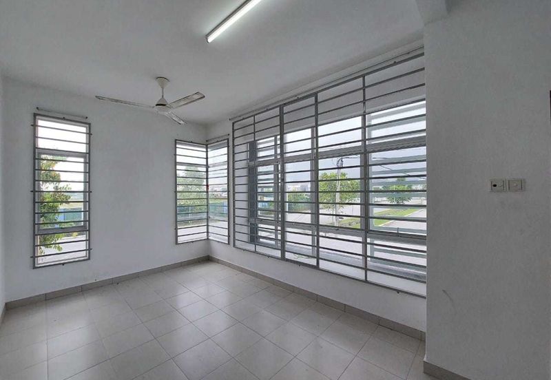 END LOT WITH EXTRA LAND, Double Storey Terrace House, Cherry 1 @ Bandar Hillpark, Puncak Alam - FACING OPEN