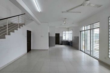 END LOT WITH EXTRA LAND, Double Storey Terrace House, Cherry 1 @ Bandar Hillpark, Puncak Alam - FACING OPEN