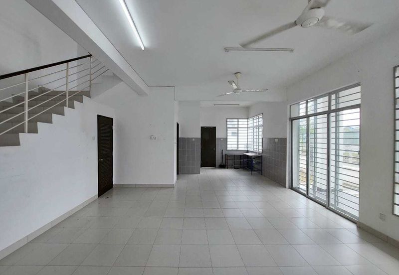 END LOT WITH EXTRA LAND, Double Storey Terrace House, Cherry 1 @ Bandar Hillpark, Puncak Alam - FACING OPEN