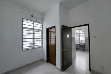 END LOT WITH EXTRA LAND, Double Storey Terrace House, Cherry 1 @ Bandar Hillpark, Puncak Alam - FACING OPEN