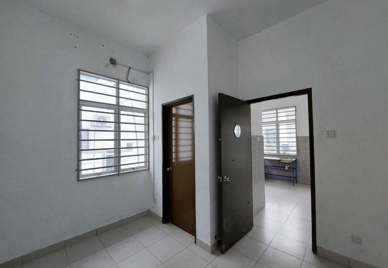 END LOT WITH EXTRA LAND, Double Storey Terrace House, Cherry 1 @ Bandar Hillpark, Puncak Alam - FACING OPEN