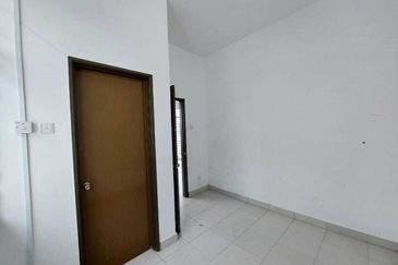 END LOT WITH EXTRA LAND, Double Storey Terrace House, Cherry 1 @ Bandar Hillpark, Puncak Alam - FACING OPEN