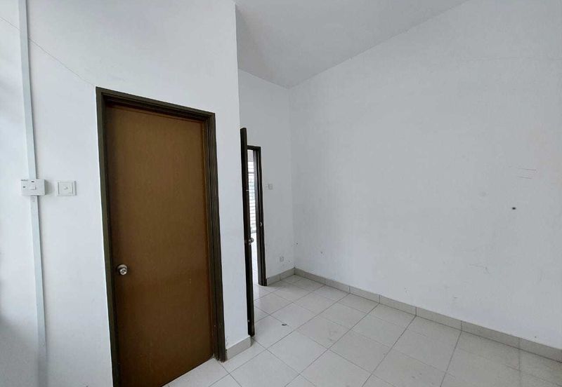 END LOT WITH EXTRA LAND, Double Storey Terrace House, Cherry 1 @ Bandar Hillpark, Puncak Alam - FACING OPEN