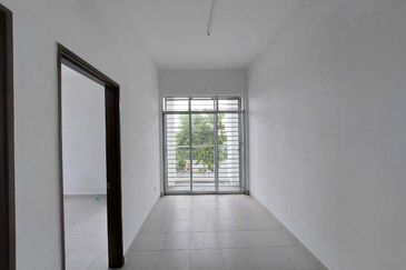 END LOT WITH EXTRA LAND, Double Storey Terrace House, Cherry 1 @ Bandar Hillpark, Puncak Alam - FACING OPEN