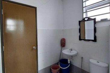 END LOT WITH EXTRA LAND, Double Storey Terrace House, Cherry 1 @ Bandar Hillpark, Puncak Alam - FACING OPEN