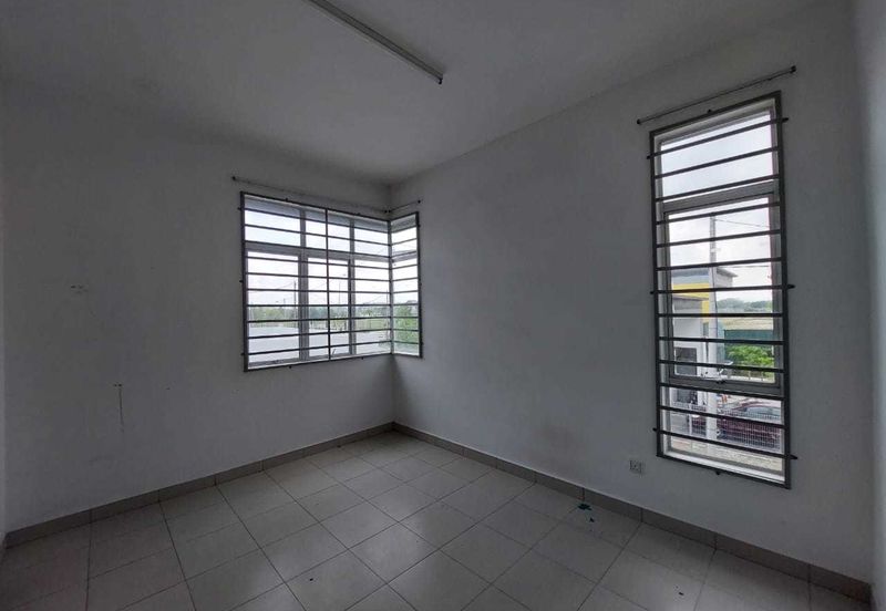END LOT WITH EXTRA LAND, Double Storey Terrace House, Cherry 1 @ Bandar Hillpark, Puncak Alam - FACING OPEN
