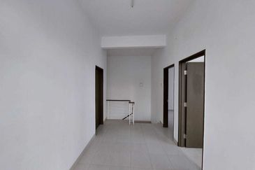 END LOT WITH EXTRA LAND, Double Storey Terrace House, Cherry 1 @ Bandar Hillpark, Puncak Alam - FACING OPEN