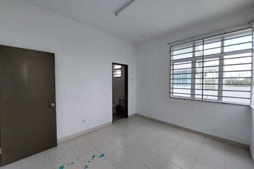 END LOT WITH EXTRA LAND, Double Storey Terrace House, Cherry 1 @ Bandar Hillpark, Puncak Alam - FACING OPEN